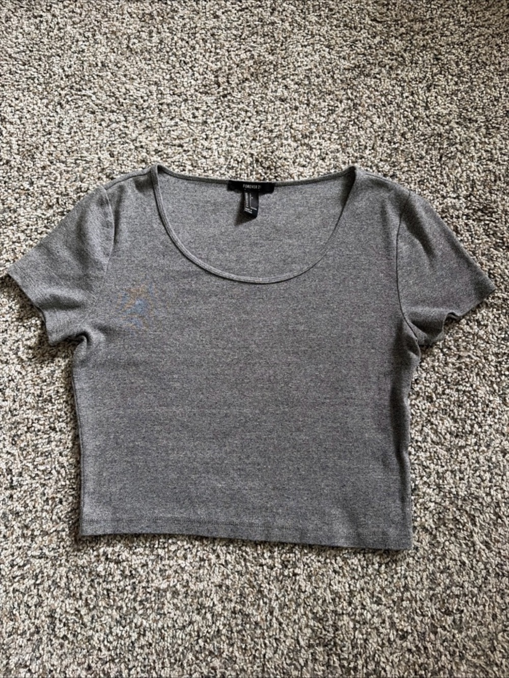 Forever 21 cropped short sleeve gray T-shirt. Size large.